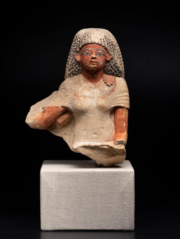 Fragmentary statue of a seated couple