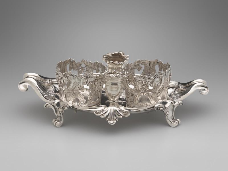 Oval cruet stand