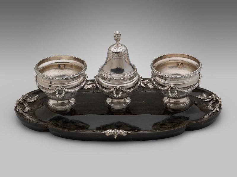 Inkstand