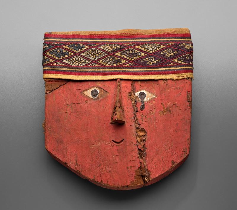 Effigy head tomb marker