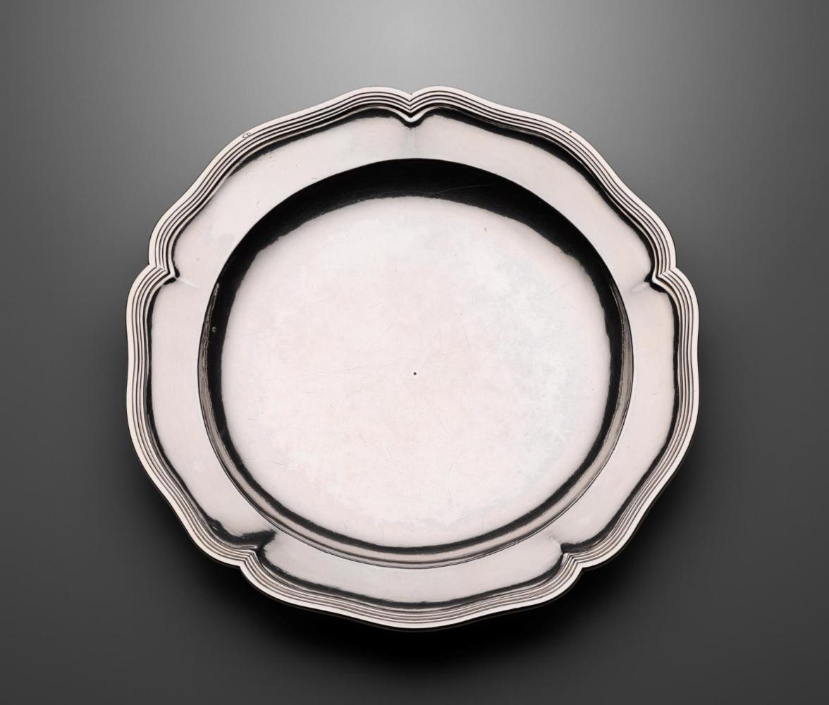 Circular dish