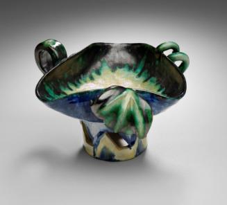 Footed bowl