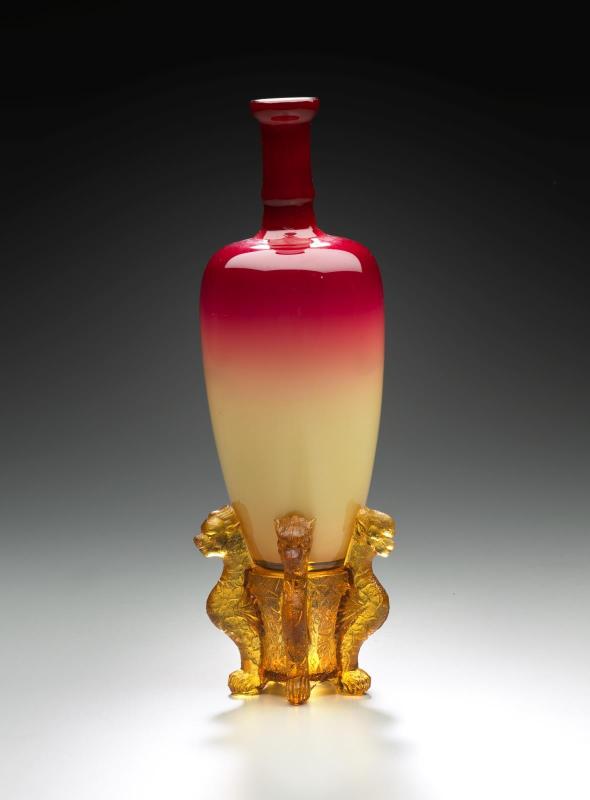 "Morgan" vase and stand