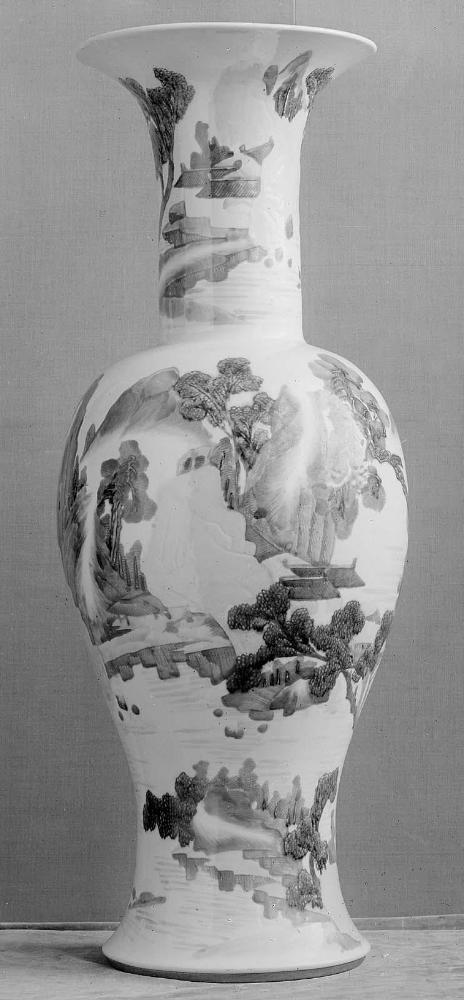 Large fengweizun-shaped vase with underglaze three color (youlisancai) decoration of landscape