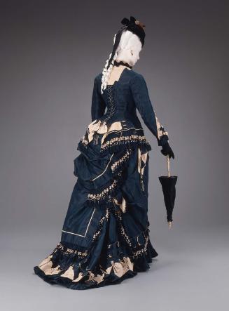 Walking dress