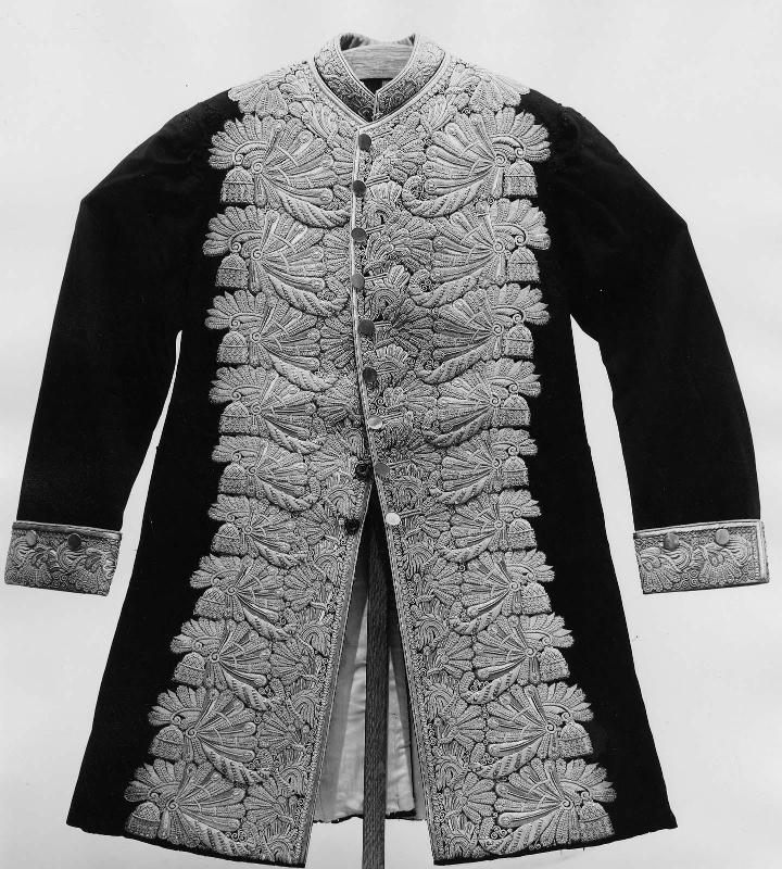 Man's court coat