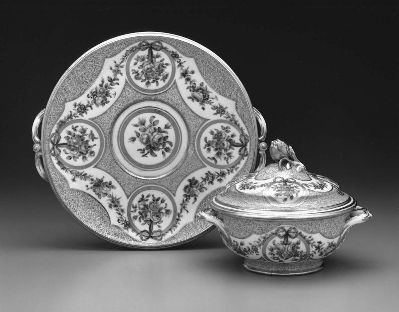 Covered bowl and stand