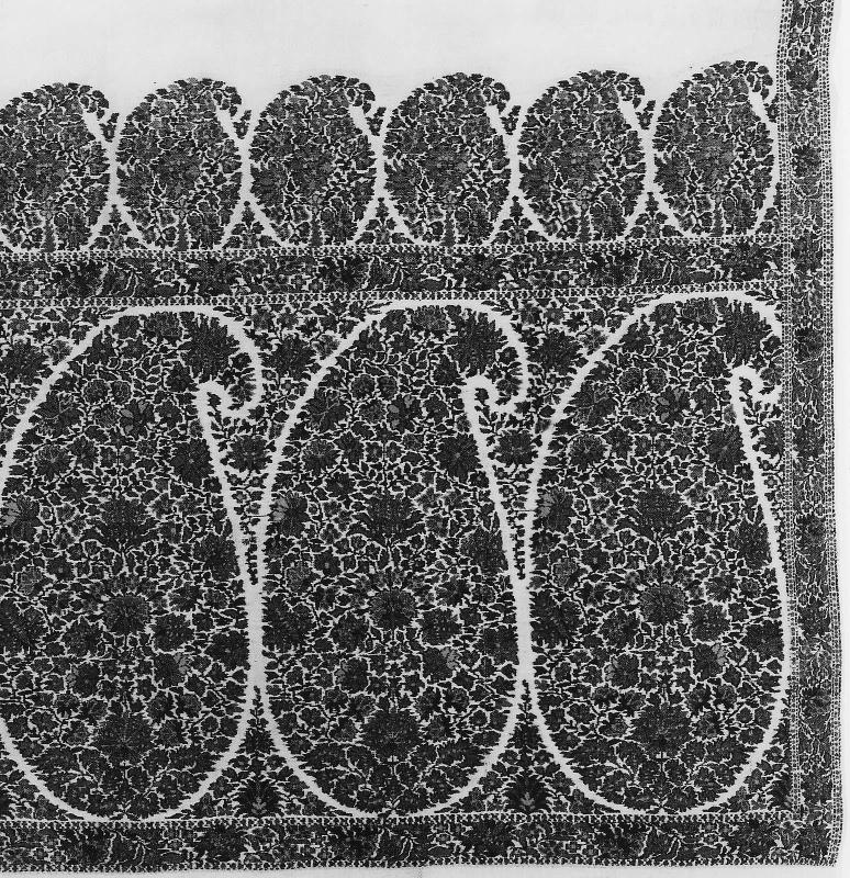 Rectangular shawl with side and end borders
