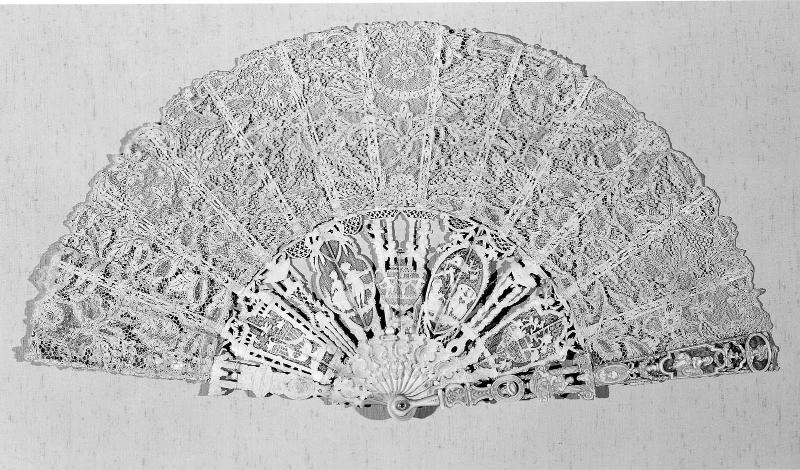 Lace fan