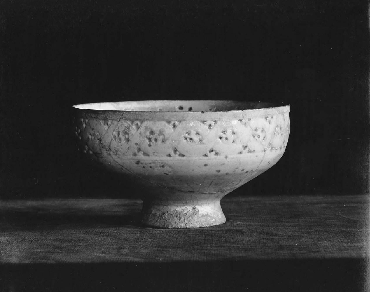 Bowl with pierced decoration