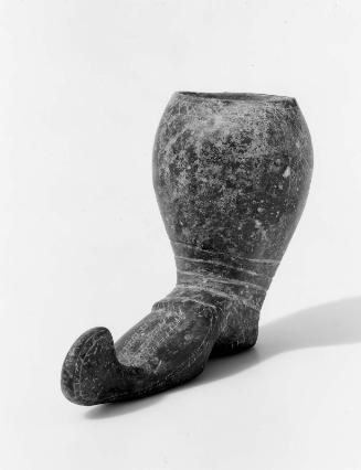 Boot-shaped vessel