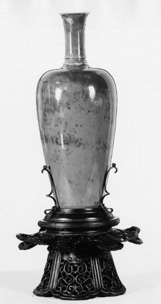 Vase with jiangdouhong (peachbloom) glaze