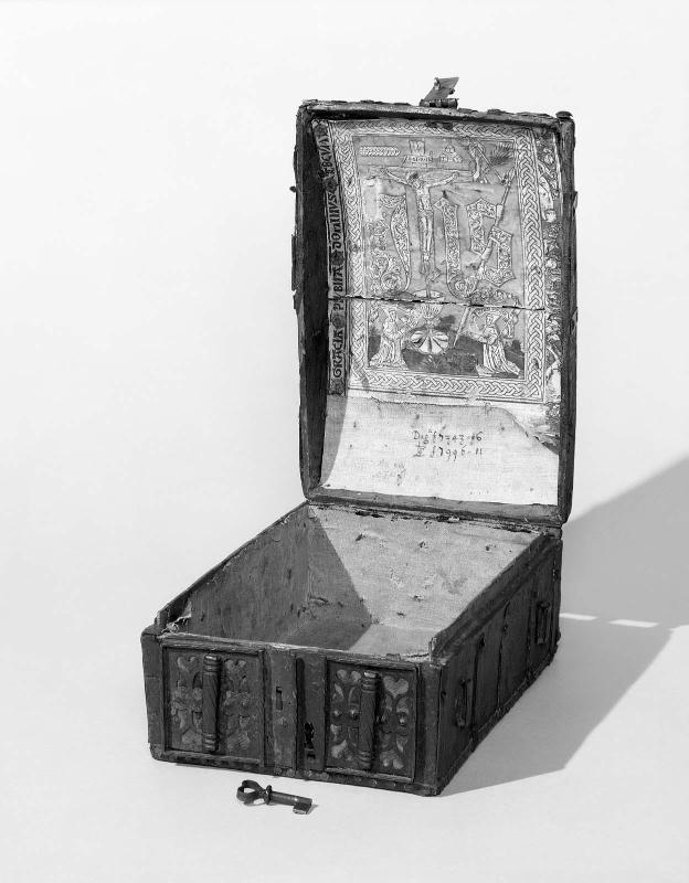 Cofferet (Travelling box with Crucifixion woodcut pasted in lid)