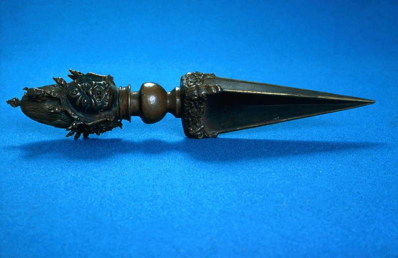 Magic dagger