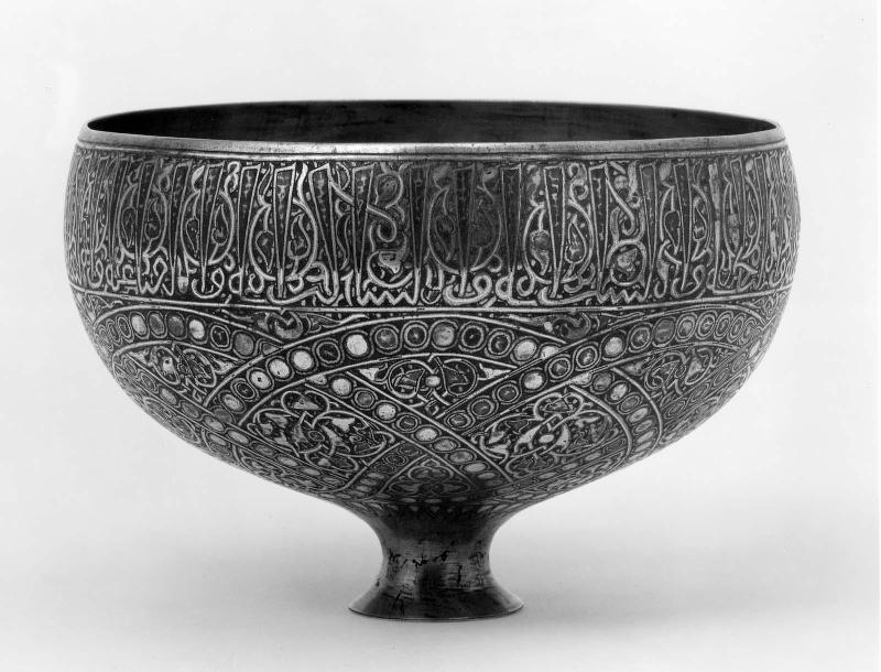 Footed cup