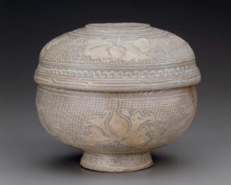 Lidded bowl with peony and raindrop patterns