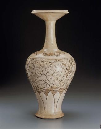 Vase with peony design