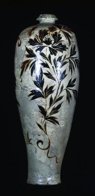 Tall meiping-shaped vase decorated with iron-rich slip painted floral design