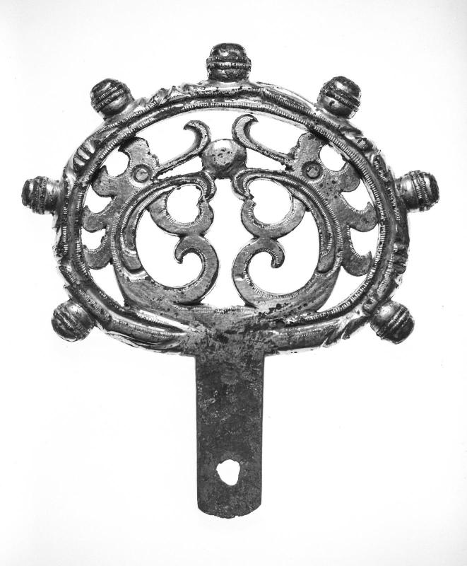 Sword ornament with design of dragons and pearl
