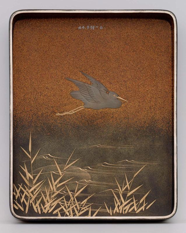 Box with maki-e decoration of the moon and autumn scene