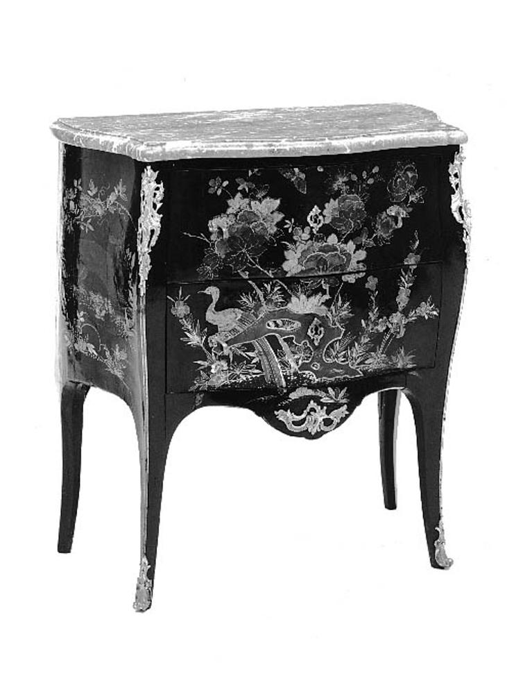 Petit Commode