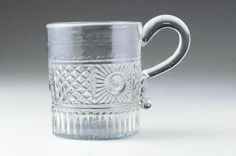 Tumbler with handle