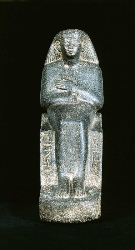 Statuette of the official Tjutju