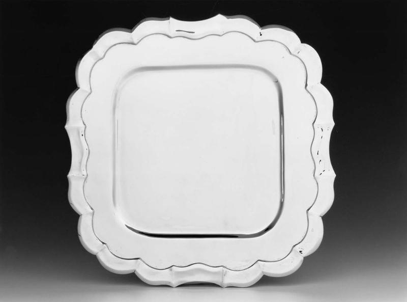 Square plate with cast rim