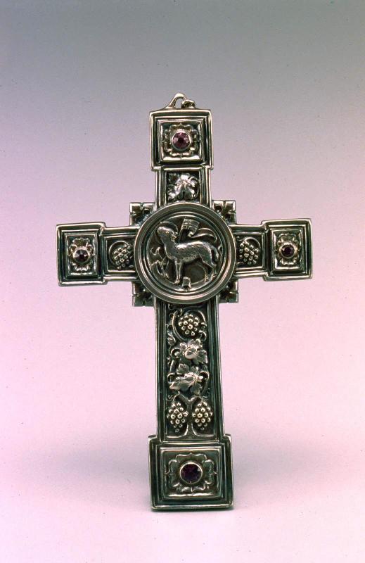 Pectoral cross