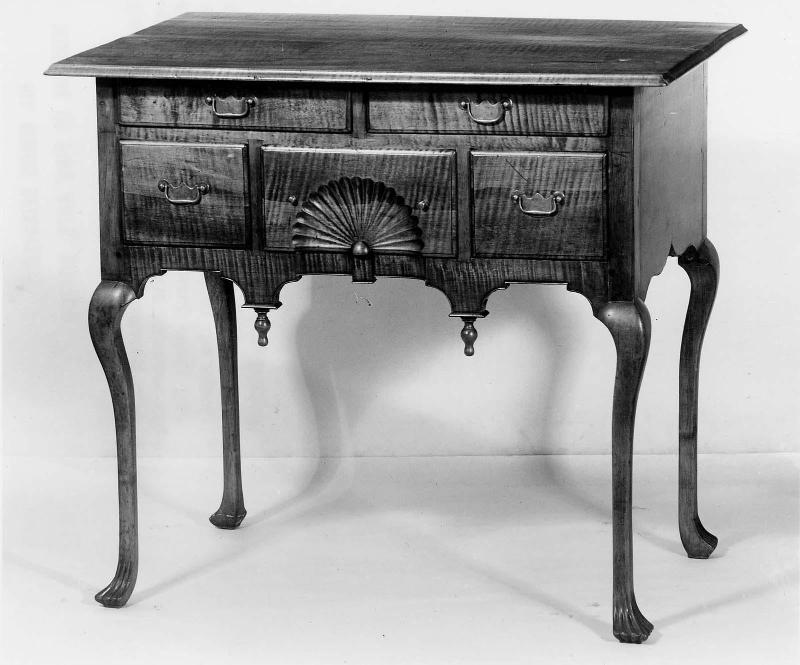 Dressing table