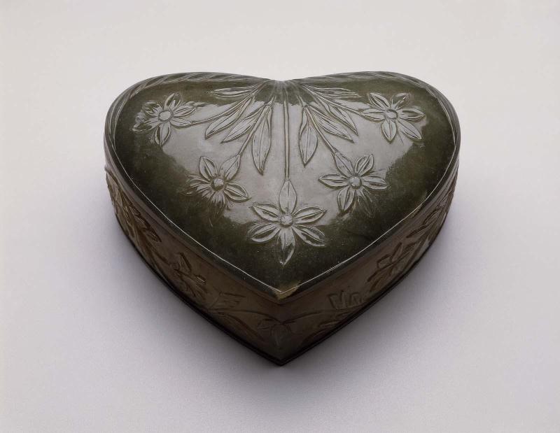 Heart-shaped covered box
