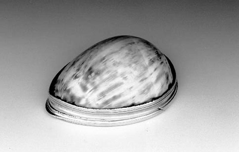 Snuffbox