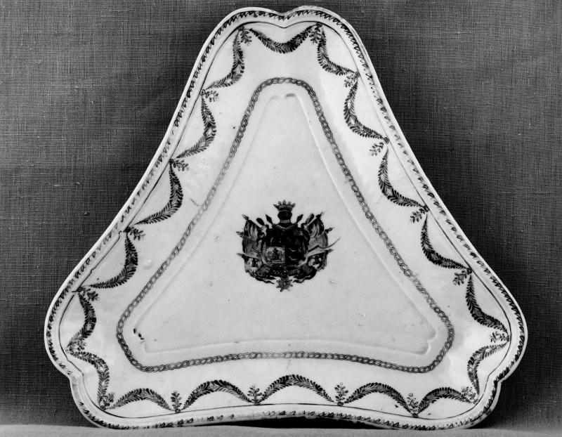 Triangular Dish