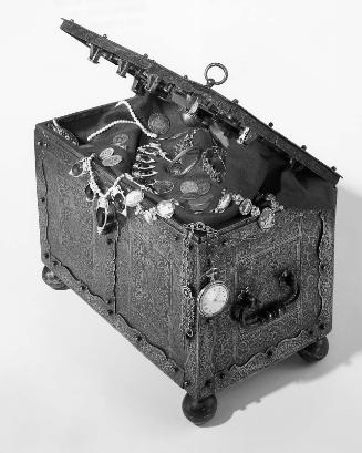 View: front, with key