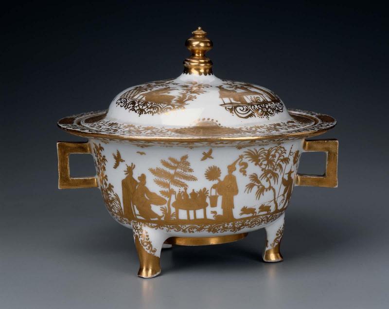 Small tureen and cover