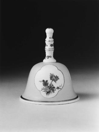 Side with spray of flowers