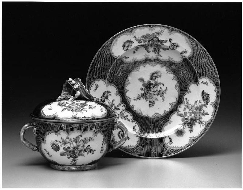 Covered bowl and stand