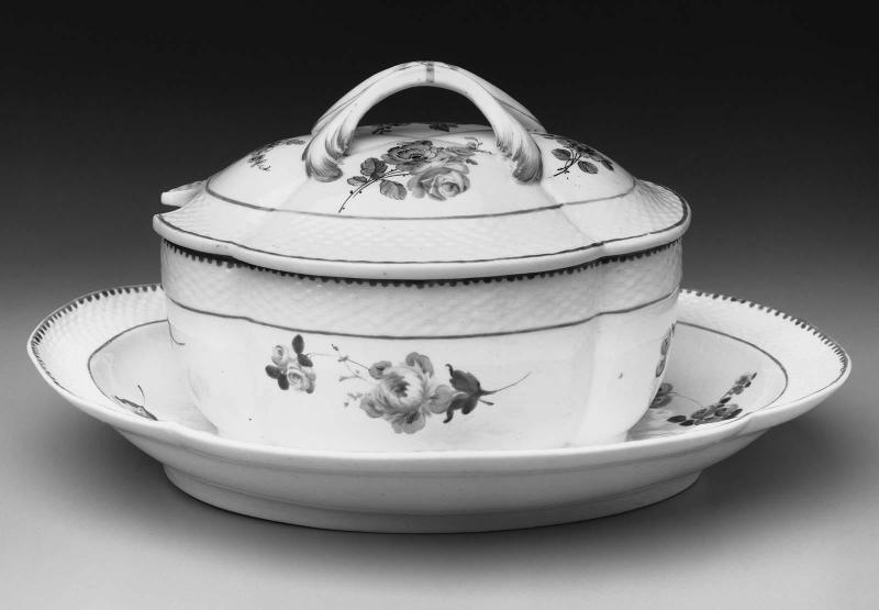 Covered sugar basin with attached stand and cover
