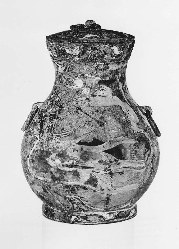 Painted wine pot with cover (hu)