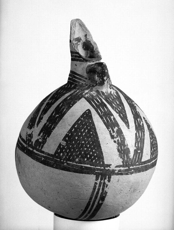 Beaked oinochoe