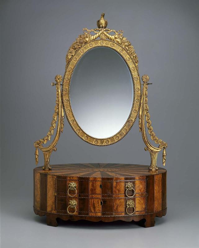 Dressing box with looking glass