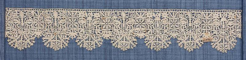 Edging pieces (one of three pieces)