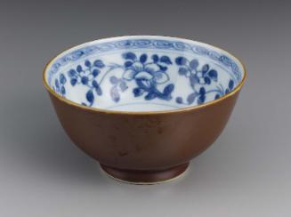 Tea bowl with blue-and-white interior decoration and brown overglaze exterior decoration