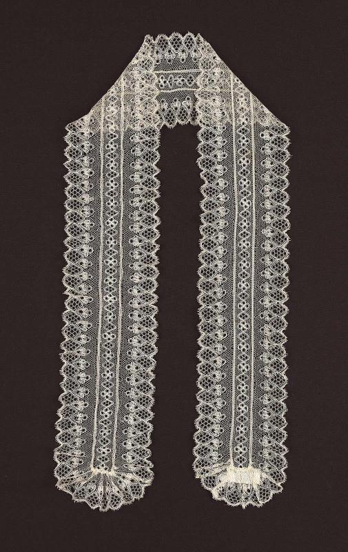 Bobbin lace tie