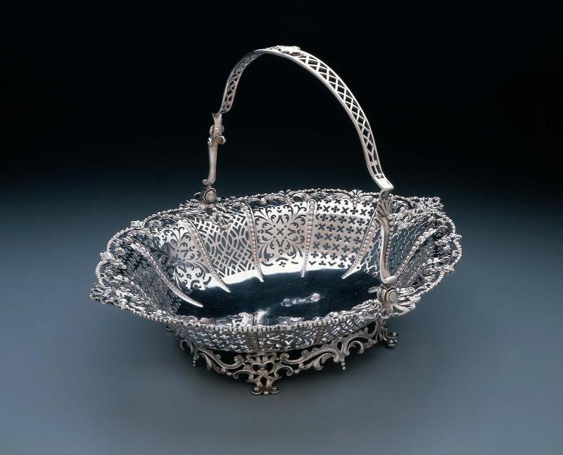 Cake Basket