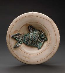 Plat blanc au poisson vert