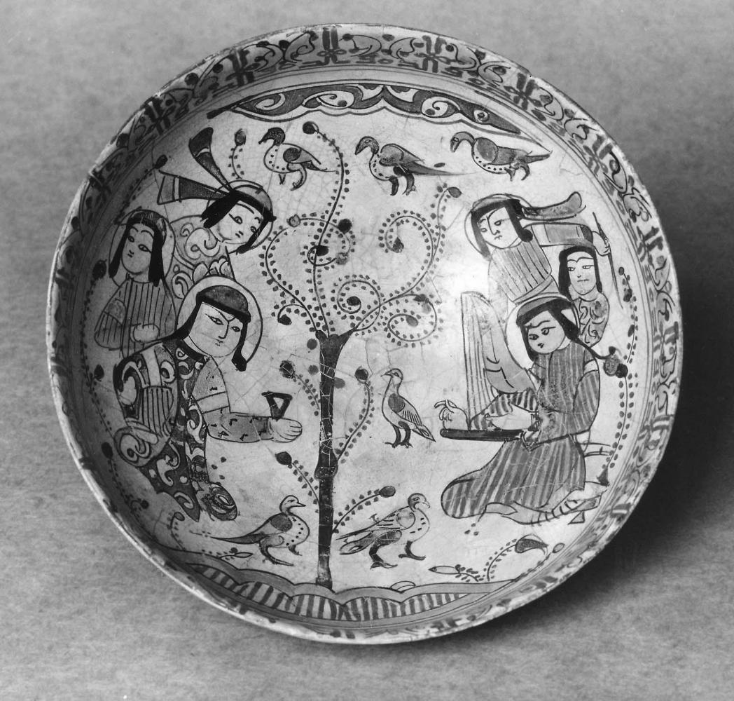 Bowl with figural decoration