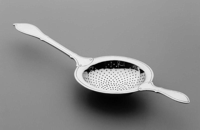 Tea strainer
