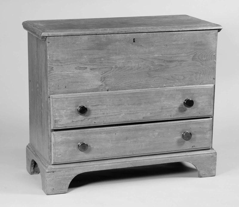 Blanket chest with drawers, Shaker