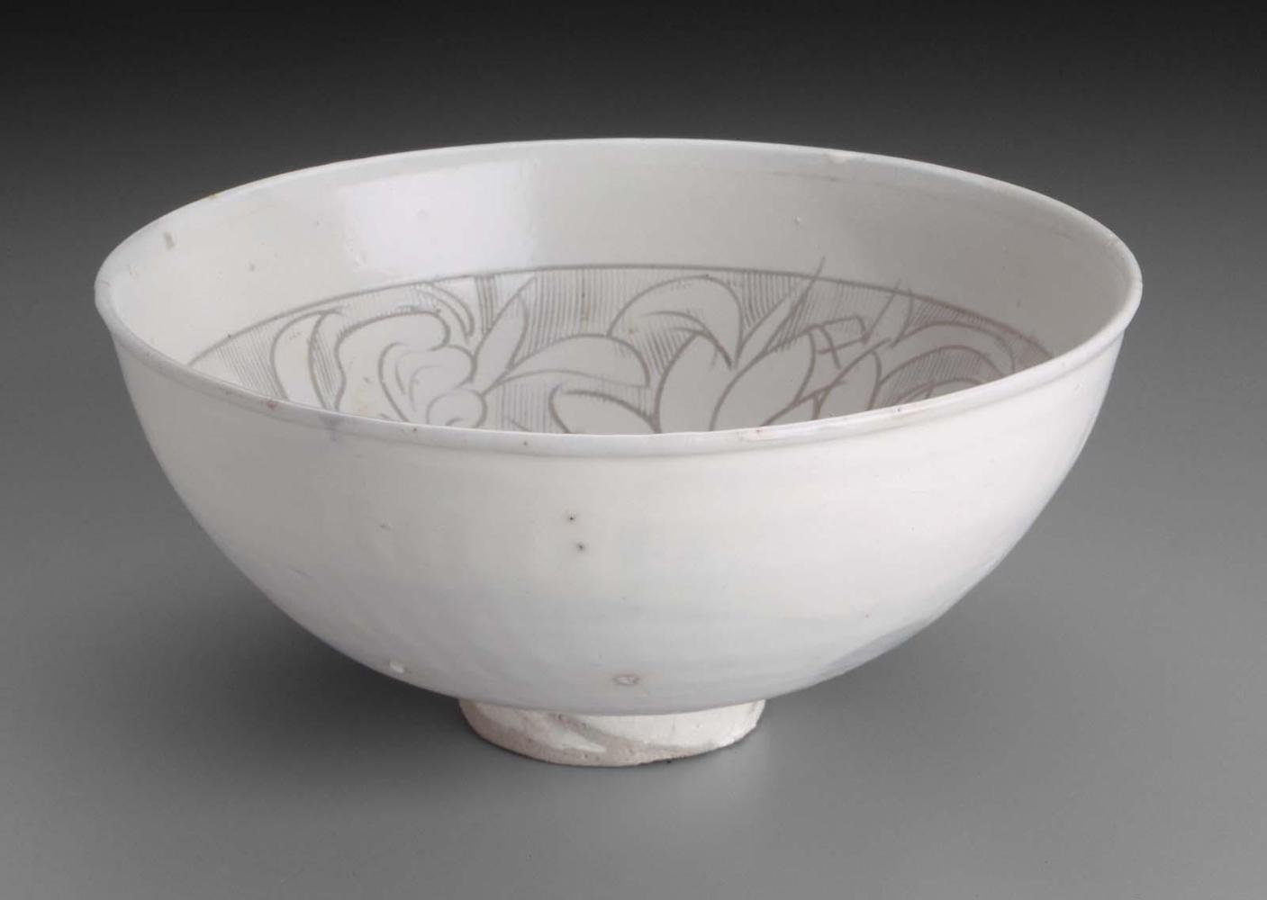 Bowl with double lotus blossoms